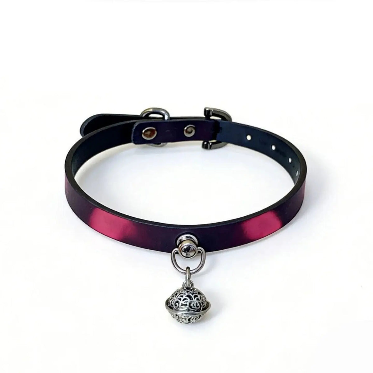 Style G thermochromic collar with filigree bell charm, front view - Dominitoy XL2334 body heat color change choker that turns purple