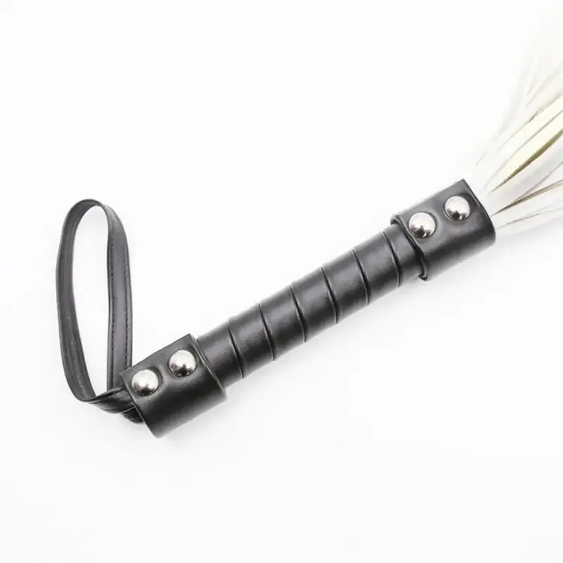 Dominitoy White Dominitoy Leather Flogger Whip - 44cm BDSM Bondage Toy for Couples & Beginners